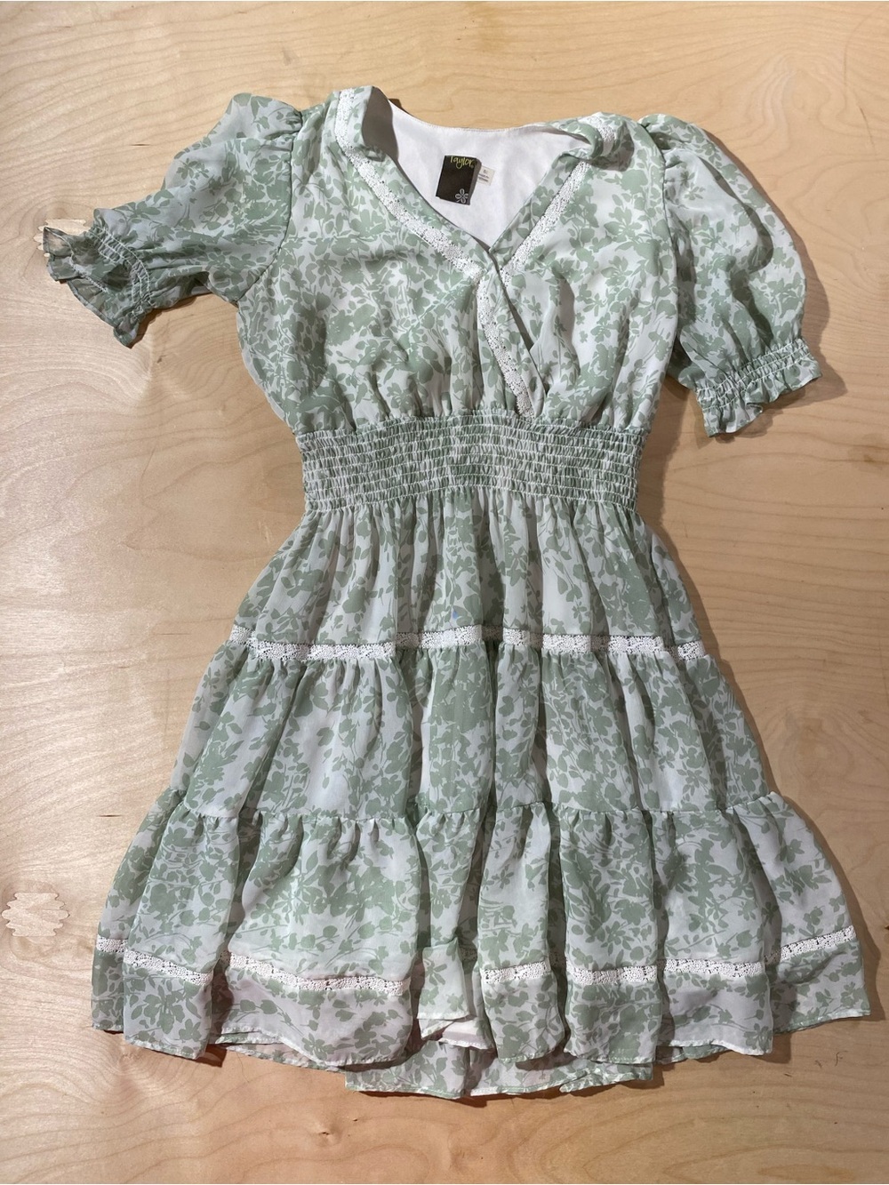 Taylor Sage Green Floral Mini Dress with Puff Sleeves 6 (RY)